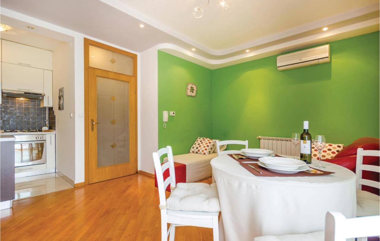 1 Bedroom Amazing Apartment In Rijeka Bagian luar foto