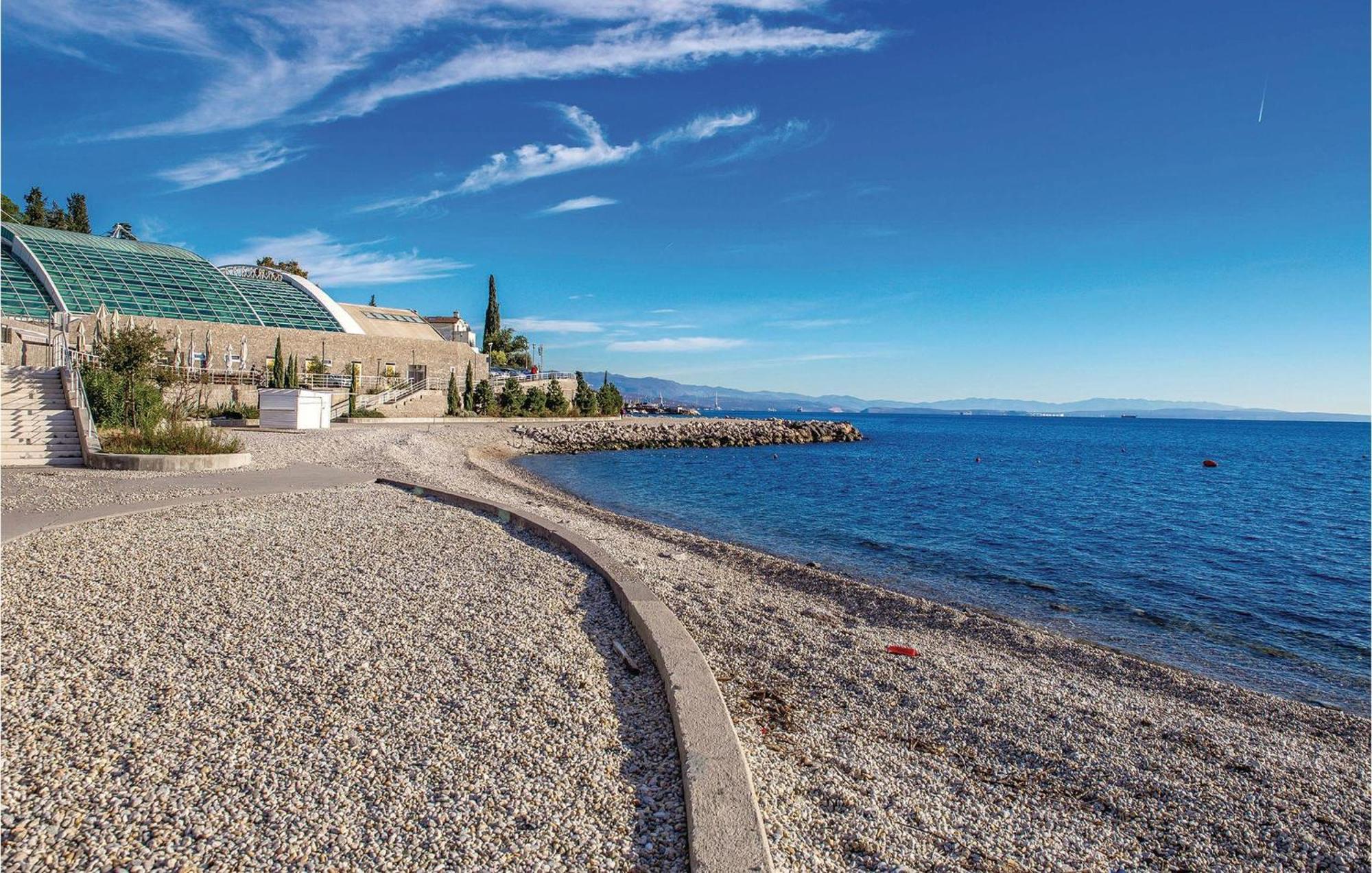 1 Bedroom Amazing Apartment In Rijeka Bagian luar foto